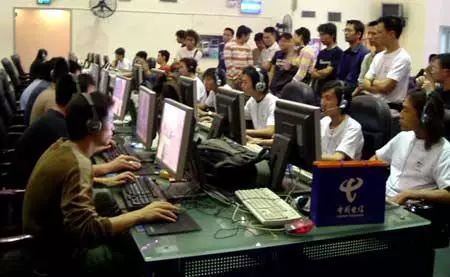 广场的合唱 广场的合唱